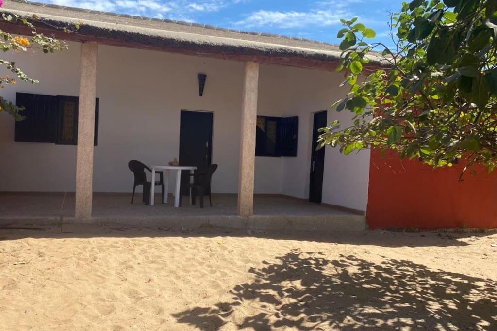 Petite Maison En Bord De Mer Palmarin Nguedj 外观 照片
